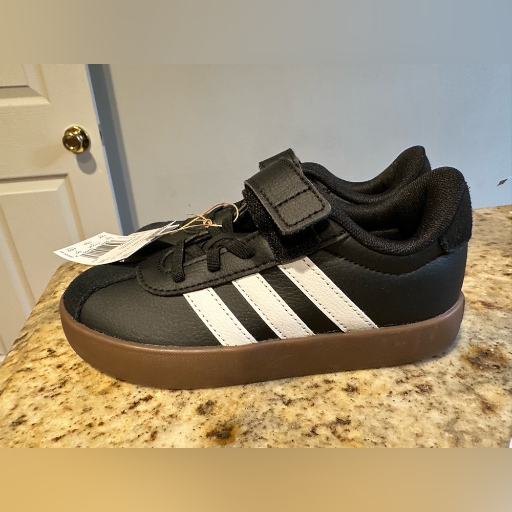 NWT❗️VL COURT 3.0 SKATEBOARDING SHOES KIDS